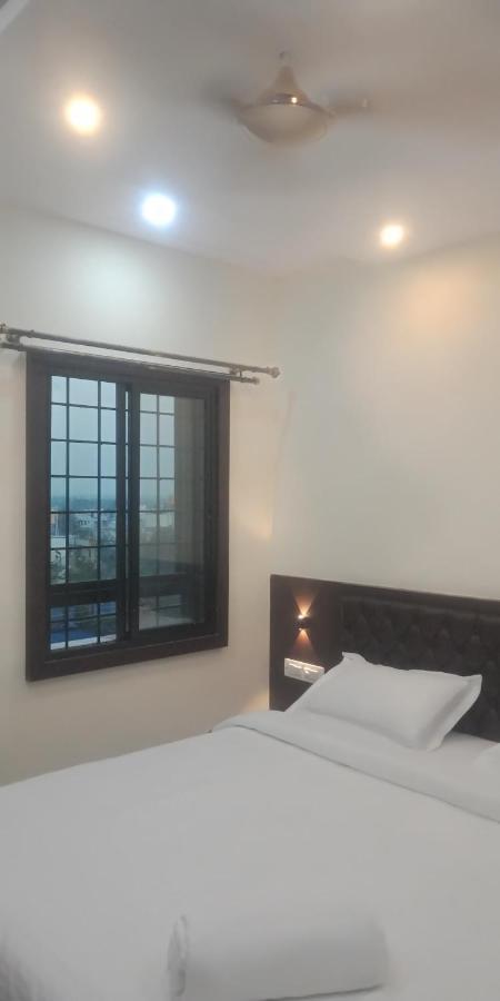 M G Residency Hotel Chikmagalūr Buitenkant foto