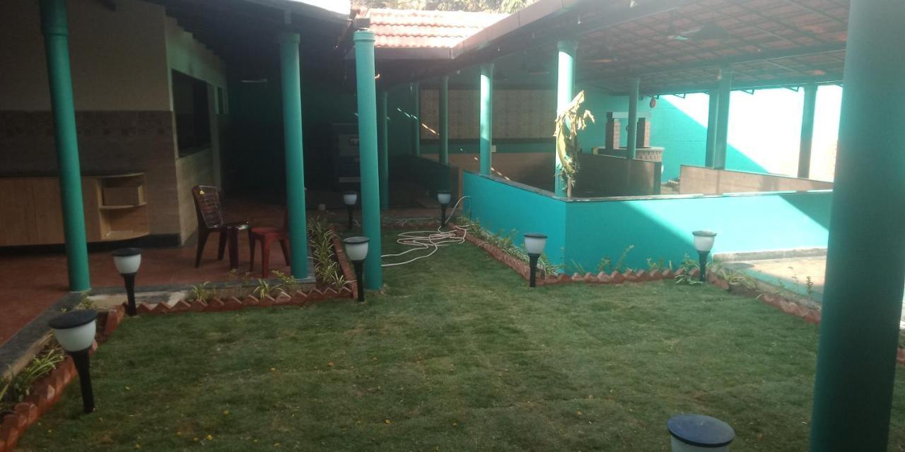 M G Residency Hotel Chikmagalūr Buitenkant foto