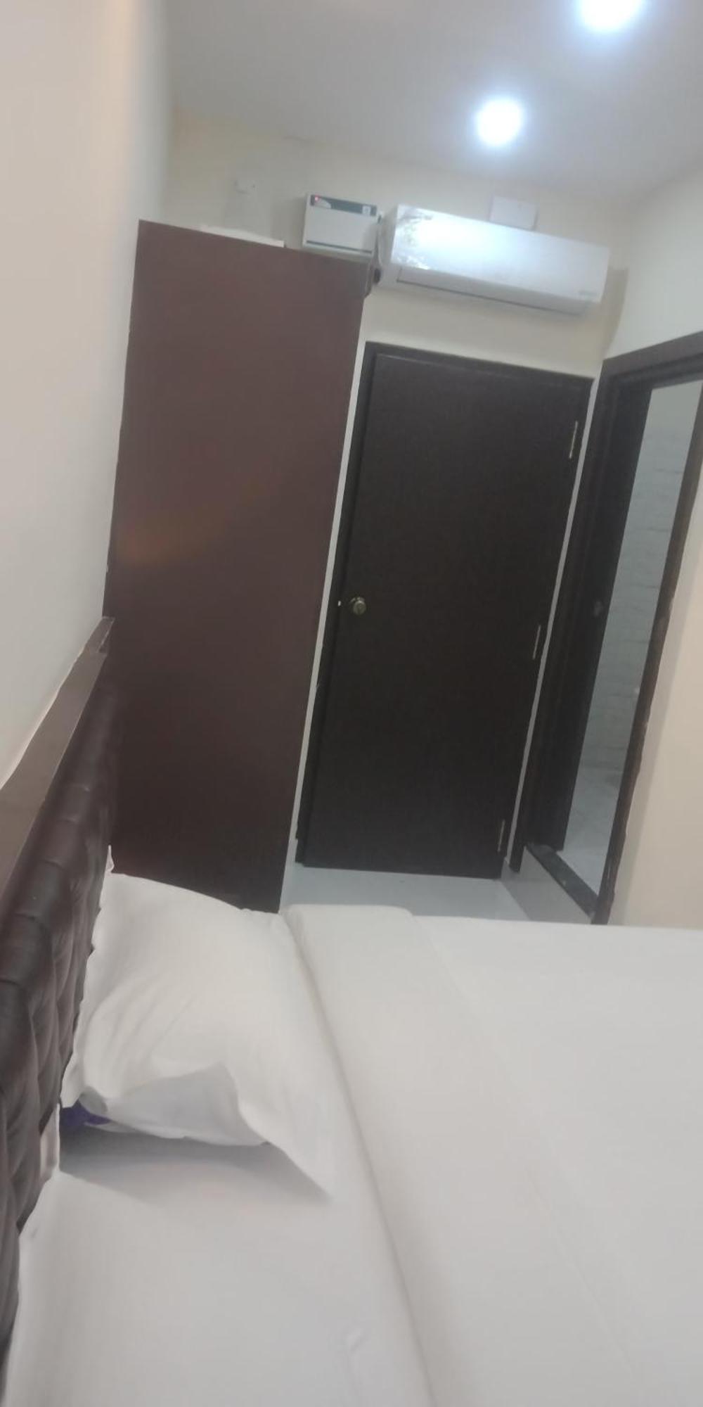 M G Residency Hotel Chikmagalūr Buitenkant foto