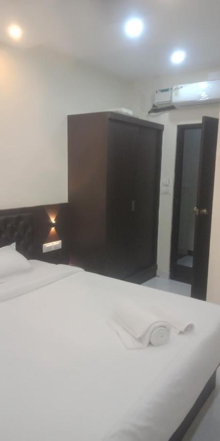 M G Residency Hotel Chikmagalūr Buitenkant foto