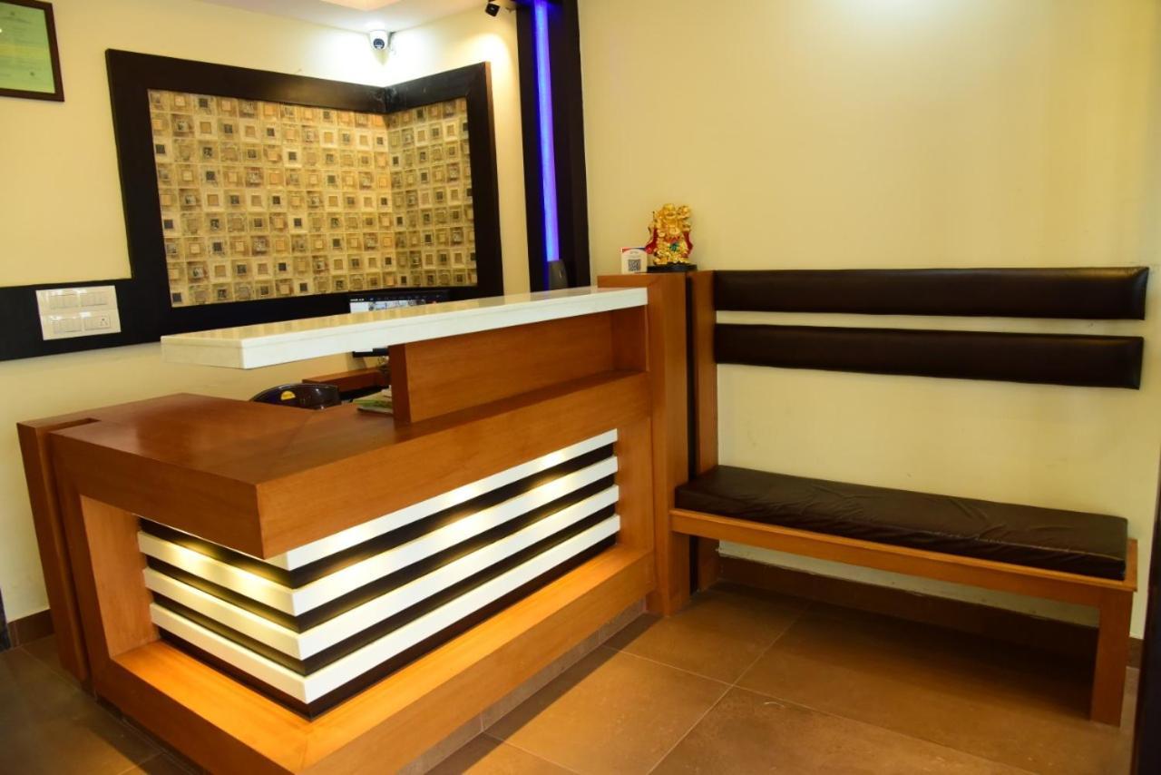 M G Residency Hotel Chikmagalūr Buitenkant foto