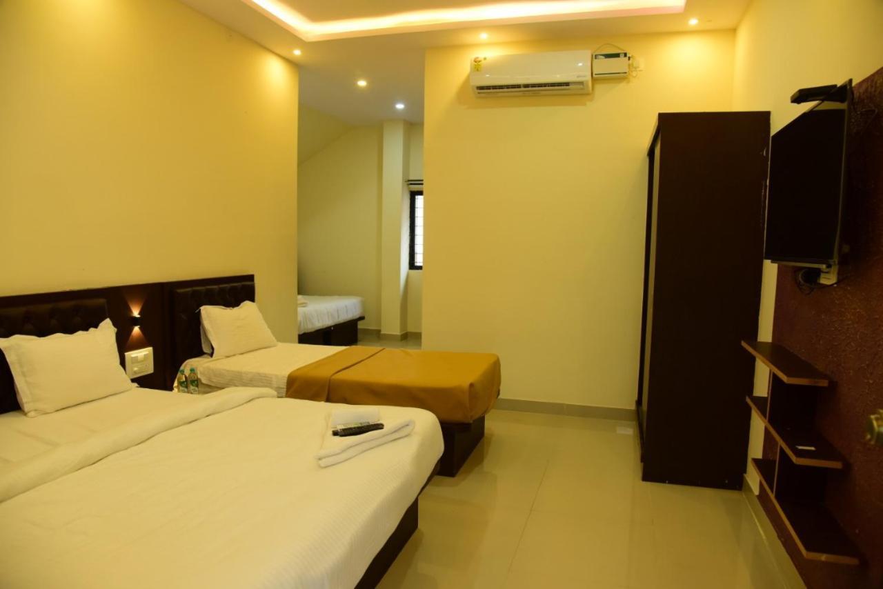 M G Residency Hotel Chikmagalūr Buitenkant foto