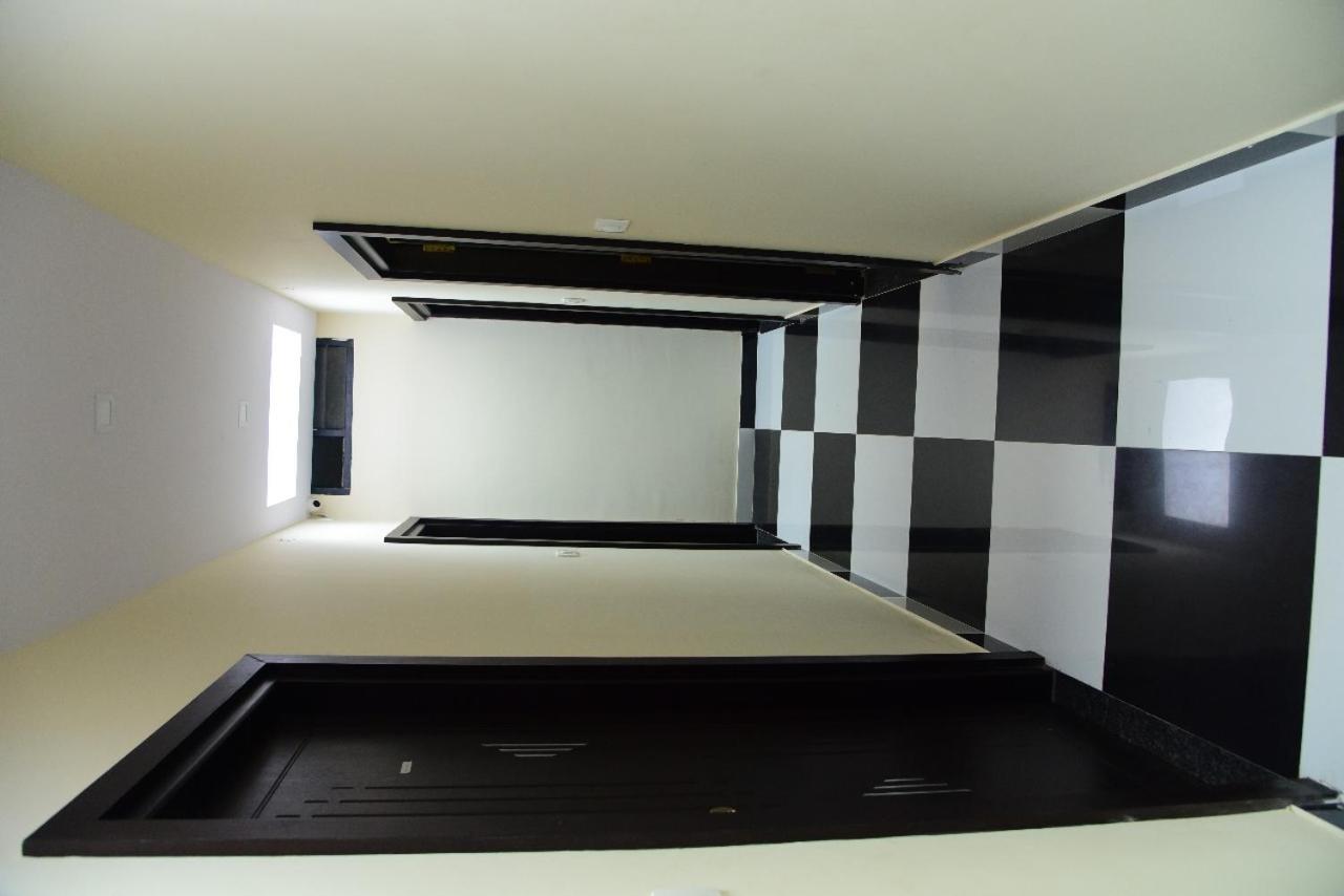 M G Residency Hotel Chikmagalūr Buitenkant foto