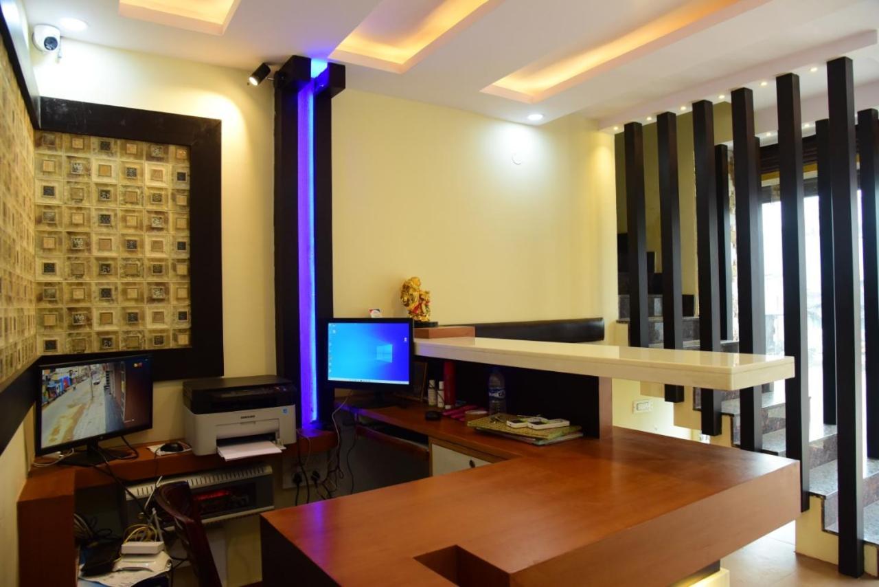 M G Residency Hotel Chikmagalūr Buitenkant foto