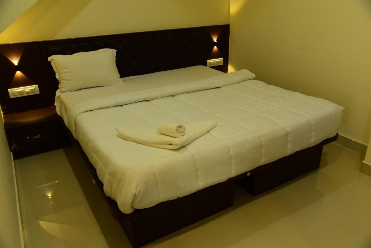 M G Residency Hotel Chikmagalūr Buitenkant foto