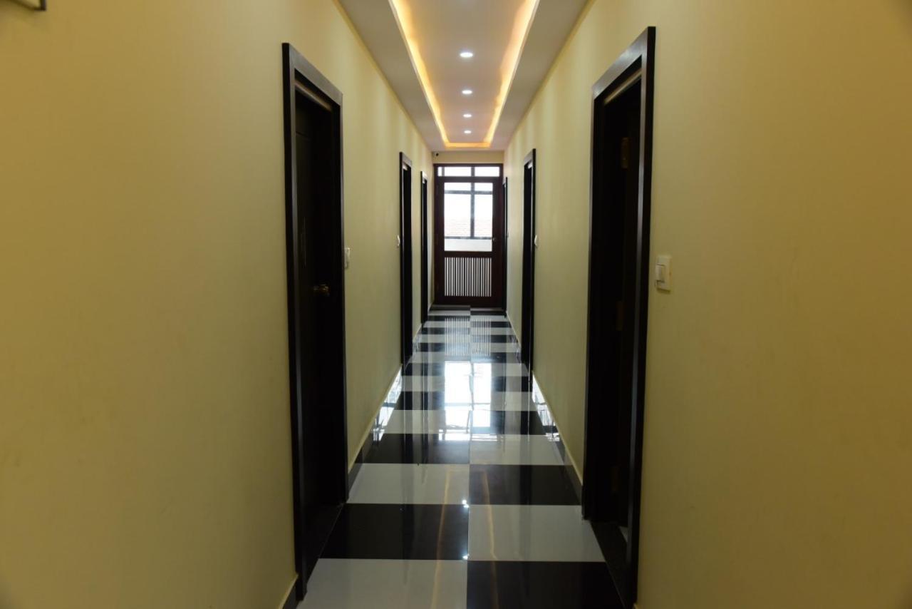 M G Residency Hotel Chikmagalūr Buitenkant foto
