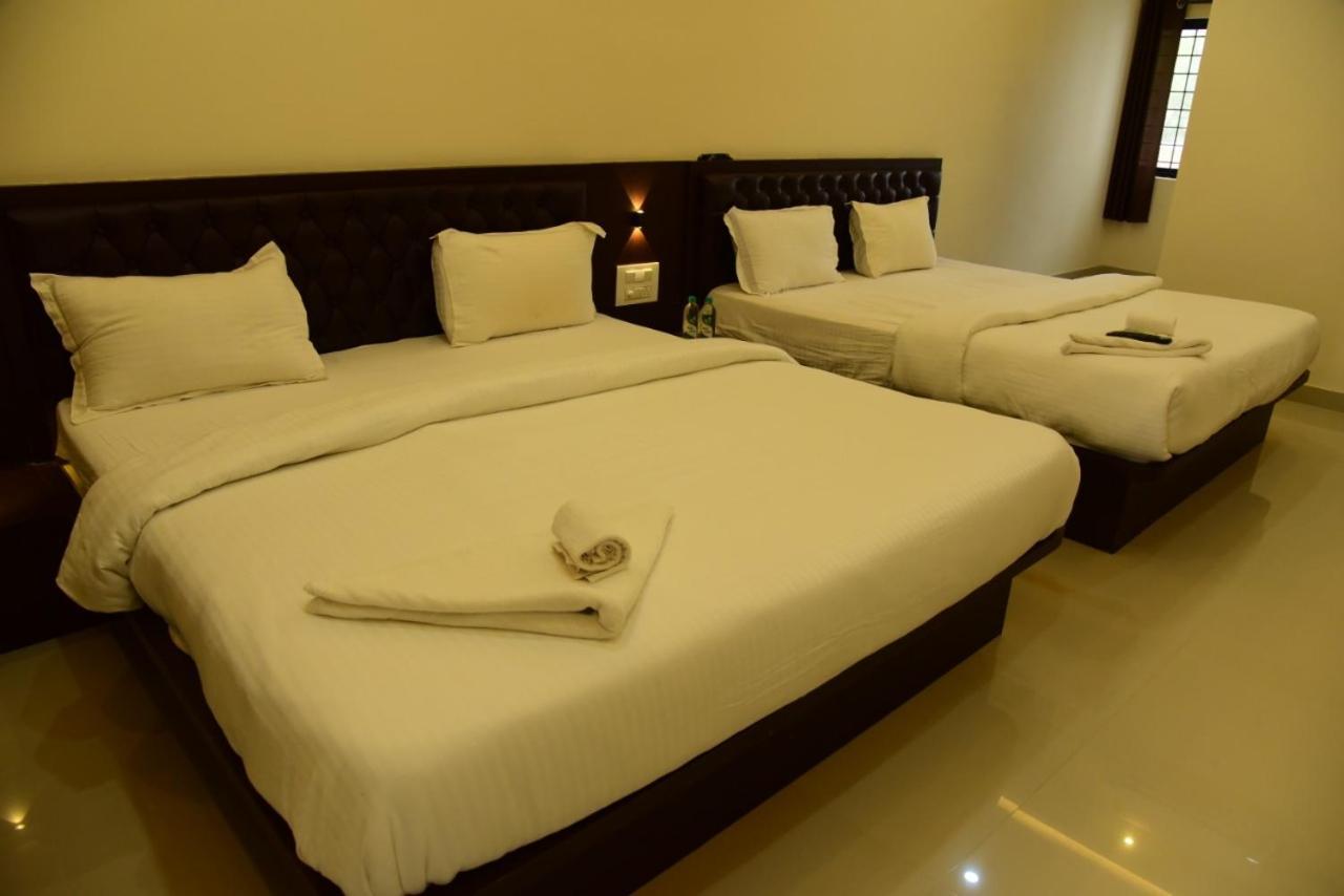 M G Residency Hotel Chikmagalūr Buitenkant foto