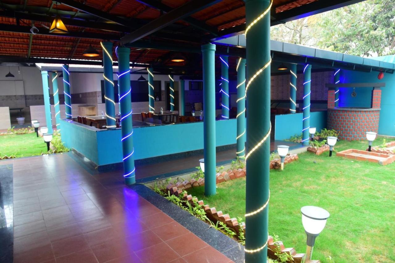 M G Residency Hotel Chikmagalūr Buitenkant foto